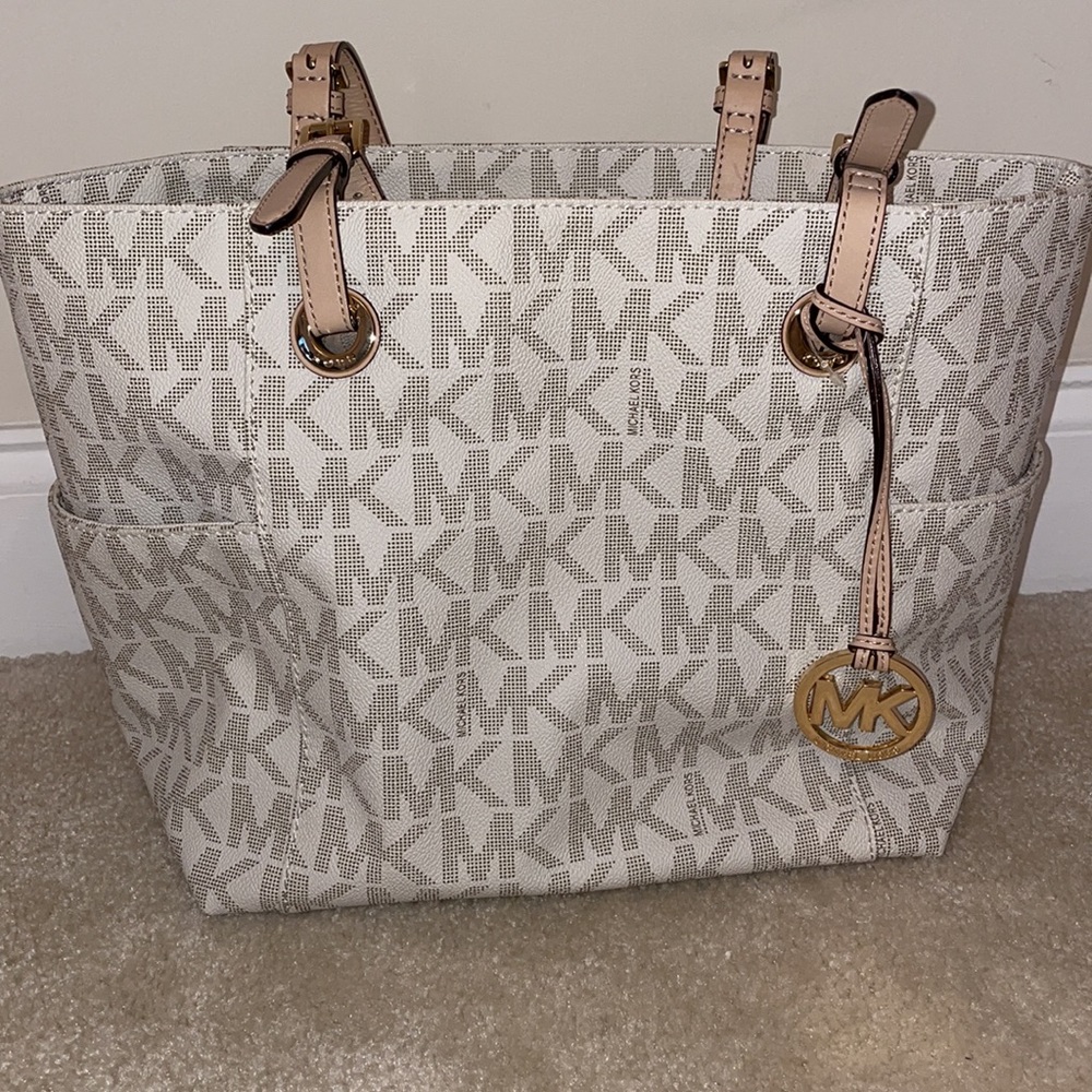 Michael Kors Bag- Multiple Pockets - image 3